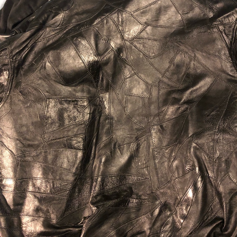 Navarre Leather Company, stone design